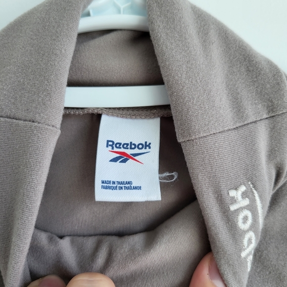 REEBOK Nude Embroidered Logo Cropped Long Sleeve Turtleneck - Picture 4 of 8